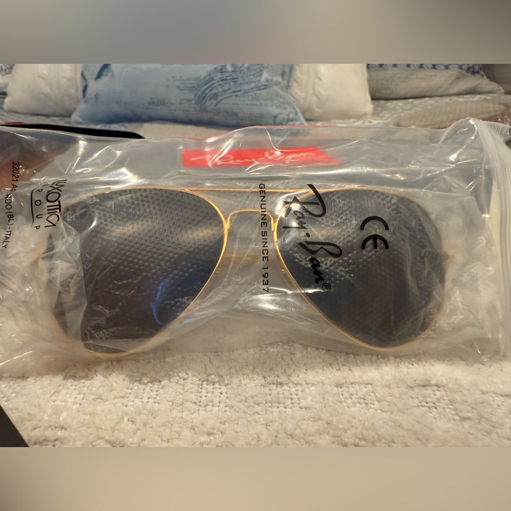 Ray-Ban Arista Gold Aviator Sunglasses with G-15 Green Lenses, NWT - Picture 7 of 10